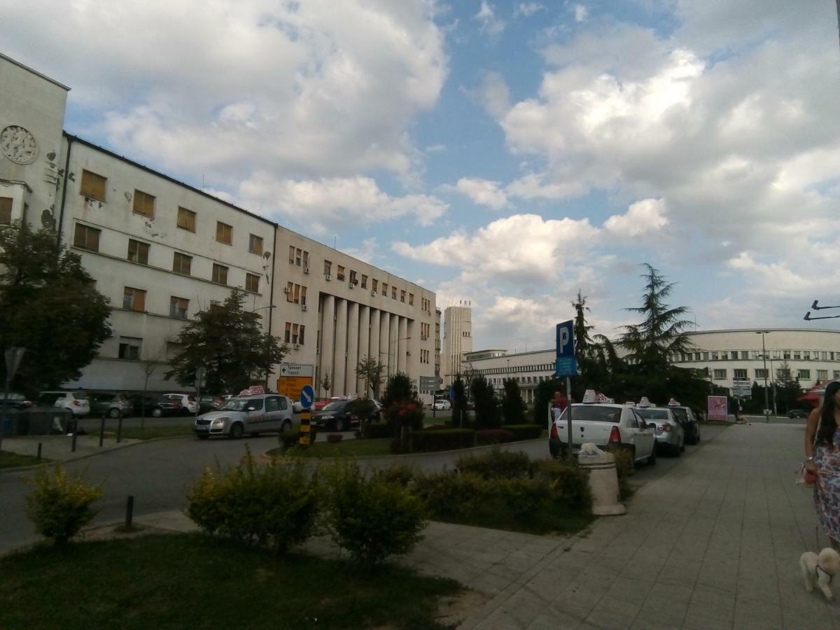 Downtown Apartment In Walk Zone With 3 Bedrooms And Garage Novi Sad Luaran gambar