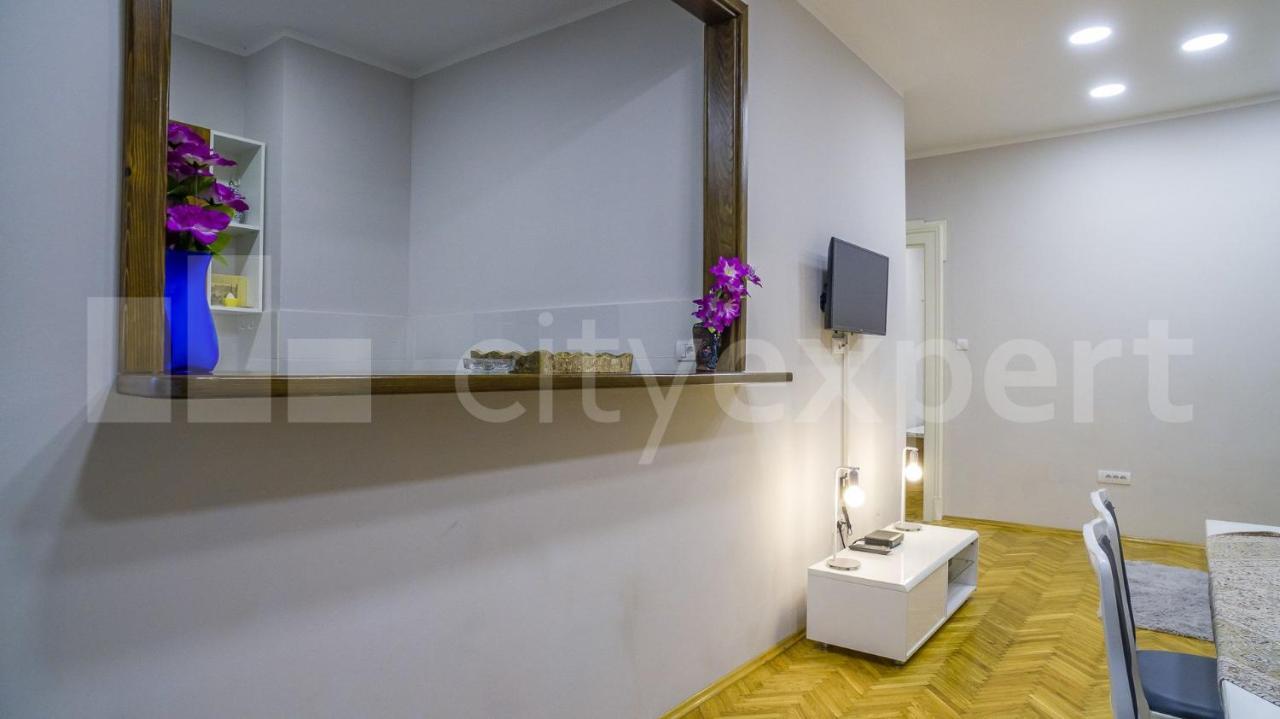 Downtown Apartment In Walk Zone With 3 Bedrooms And Garage Novi Sad Luaran gambar